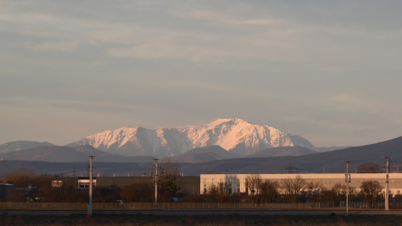 Bei einer Klettertour in der Route „Moderne Zeit“ stürzte ein junger Mann am Samstag rund 30 Meter in die Tiefe. (Bild: P. Huber)