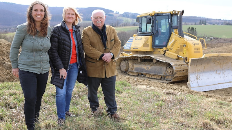 Besorgt Ulrike Fischer und Helga Krismer von den Grünen sowie Eduard Issel (Bild: Otto Sibera)