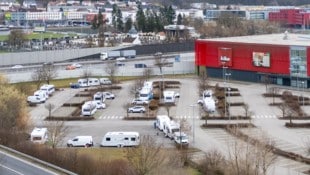 Die Durchreisenden wollen bis Sonntag wieder abreisen. (Bild: Horst Einöder/Flashpictures)