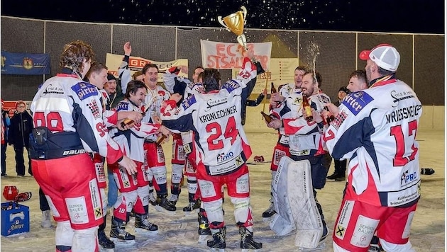 Exuberant jubilation among the cracks from St. Salvator over the second title in a row! (Bild: Renatus Sturm)