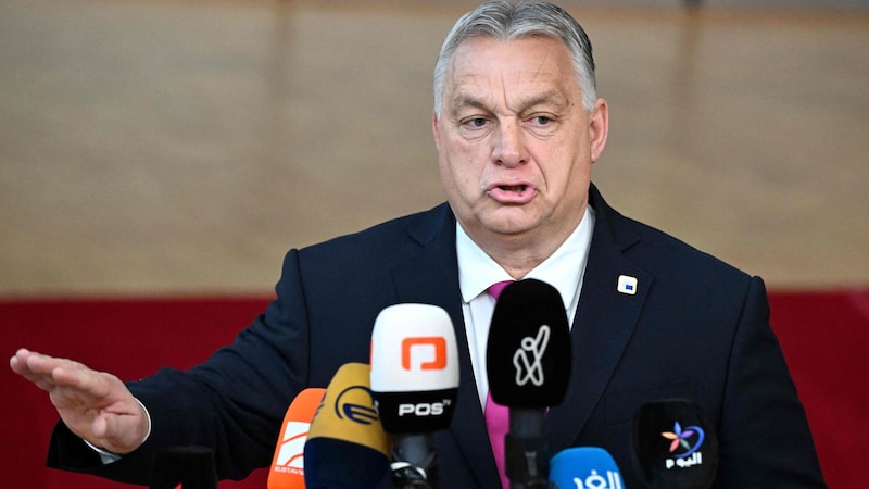 Hungary's head of government Viktor Orbán lumps homosexuality and child protection together. (Bild: APA/AFP/JOHN THYS)