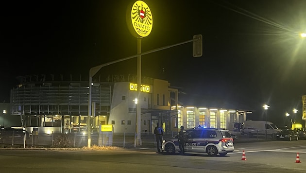 The area around the ÖAMTC base on Maria Gailer Straße was cordoned off. (Bild: Klaus Loibnegger)