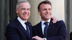 Der kanadische Premier Carney und Frankreichs Präsident Macron am Montag in Paris (Bild: APA/ASSOCIATED PRESS)