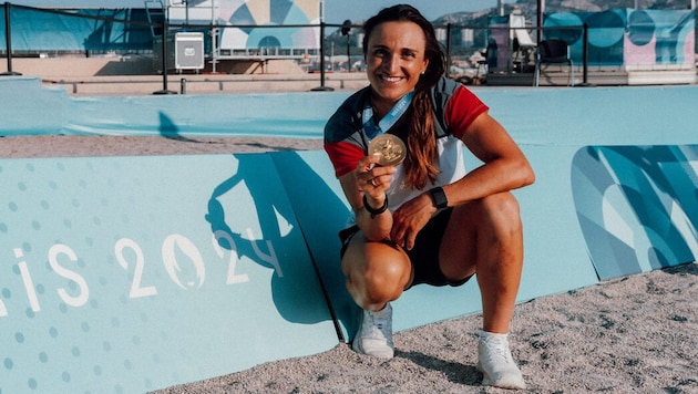 Die Seglerin Lara Vadlau gewann bei den Olympischen Spielen 2024 mit Lukas Mähr die Goldmedaille im 470er-Mixed.