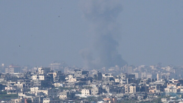 Bei den jüngsten israelischen Luftangriffen im Gazastreifen sind mehr als 330 Menschen ums Leben ...