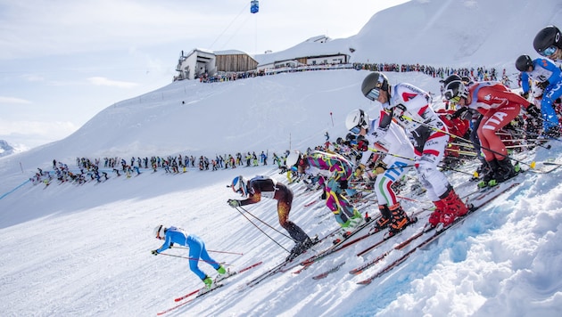 BeimMassenstart des Events geht es heiß her. Jedes Jahr aufs Neue stellen sich Hunderte Skifahrer der Herausforderung und stürzen sich ins Tal (Bild: TVB St. Anton am Arlberg_Patrick Säly)