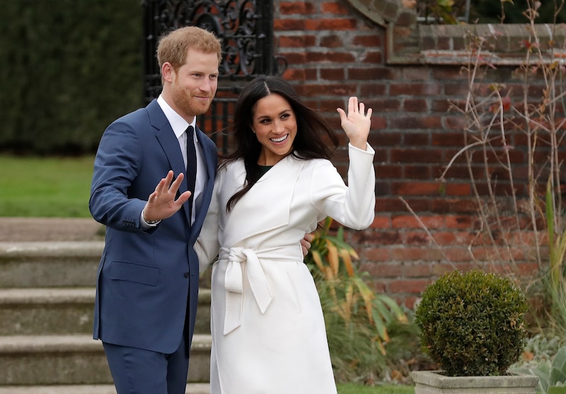 Prinz Harry und Meghan Markle nach der Bekanntgabe ihrer Verlobung im November 2017  (Bild: AP/Matt Dunham)