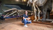 Dr. Pascal Querner bewahrt das Museum als „oberster Kammerjäger“ vor Schädlingsfraß.