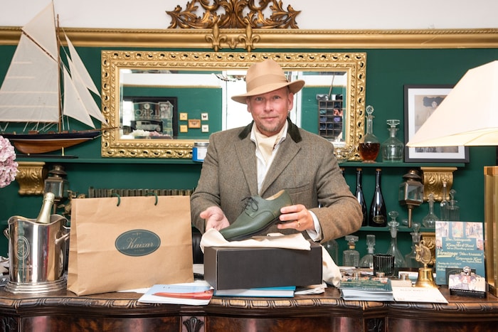 Kaizars Geschäft ist von Donnerstag bis Sonntag geöffnet. Jeder ist herzlichst willommen und ...