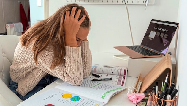 Zehn Prozent der Kinder und Jugendlichen fühlen sich derzeit stark belastet. Während gerade 2021 ...