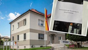 Das Gemeindeamt in Hafnerbach wurde zum Ziel von Einbrechern. Wenige Wochen zuvor ereignete sich ähnlicher Vorfall auch in Neidling. (Bild: Krone KREATIV/Gemeinde Hafnerbach)