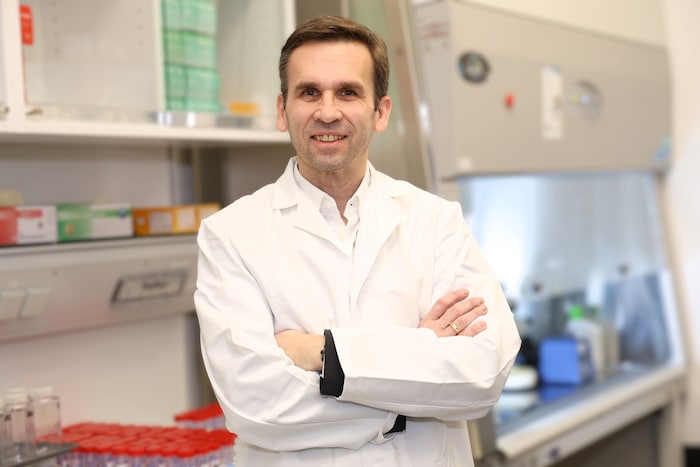 Die Abwässer untersucht Herbert Oberacher vom GMI.