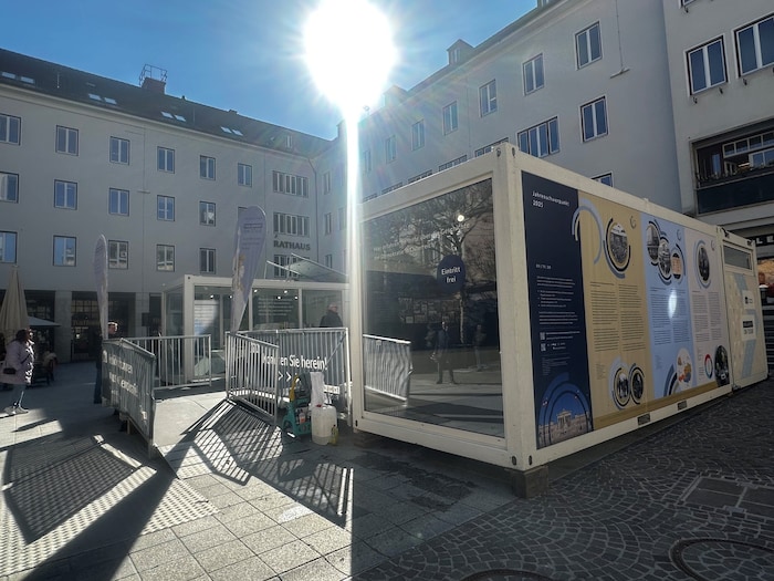 So sieht die Installation in Villach aus (Wischen Sie nach links).