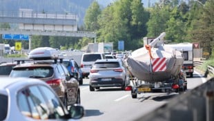 Spätestens in den nahenden Osterferien machen sich die Österreicher wieder mit dem Auto auf den Weg ins benachbarte Ausland.  (Bild: Birbaumer Christof)