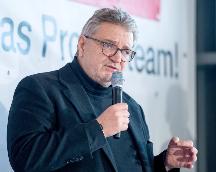 Peter Hacker