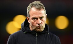 Hansi Flick muss rund drei Wochen auf Dani Olmo verzichten.