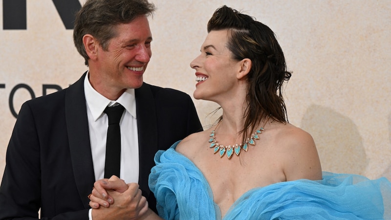 Ehemann Paul W. S. Anderson unterstützt Milla Jovovich, aus ihrer „dunklen Stimmung“ wieder herauszukommen.  (Bild: APA/AFP/Stefano Rellandini)