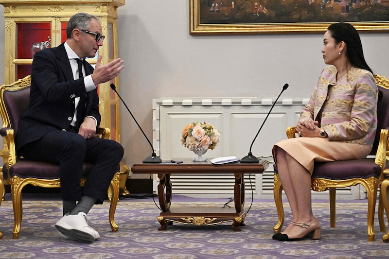 Stefano Domenicali, traf sich in Thailands Hauptstadt zu Gesprächen mit Ministerpräsidentin Paetongtarn Shinawatra. (Bild: LILLIAN SUWANRUMPHA)