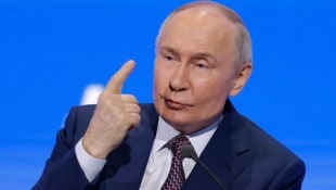 Putin gefällt es so gar nicht, unter Zugzwang zu sein. (Bild: AFP/MAXIM SHEMETOV)