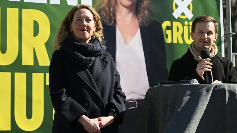 Judith Pühringer und Peter Kraus (Bild: APA/HELMUT FOHRINGER)