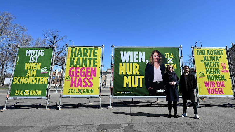 So sehen die Plakate der Wiener Grünen aus. (Bild: APA/HELMUT FOHRINGER)