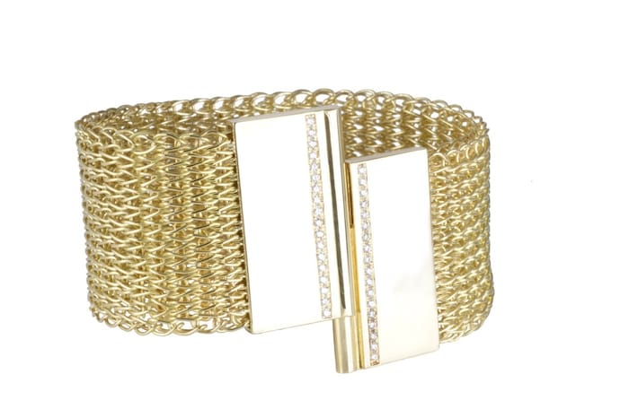 Mit diesem Armband aus Gold und 36 Brillanten gewann Birthe Getzner 2022 den Schmuckstars Award ...