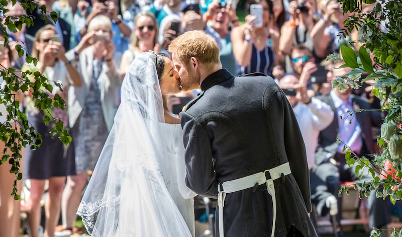 Die neue Herzogin von Sussex und ihr Prinz (Bild: Danny Lawson / PA / picturedesk.com)