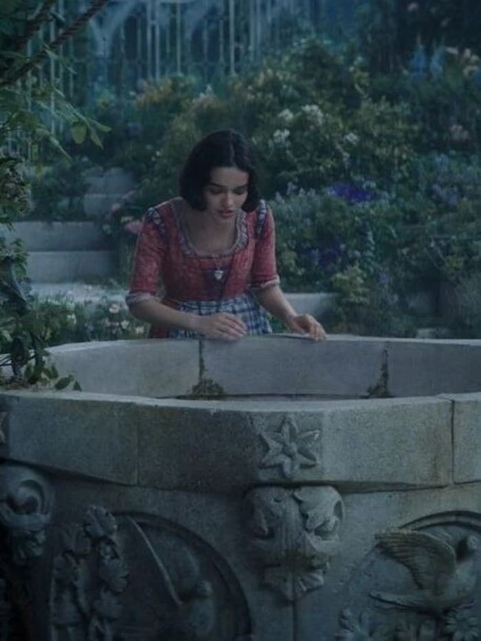 Rachel Zegler in der Rolle von Schneewittchen.