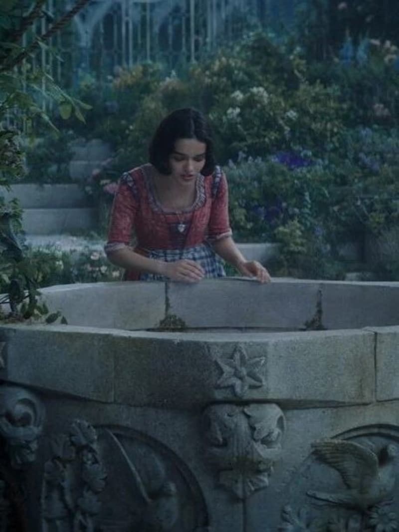 Rachel Zegler in der Rolle von Schneewittchen. (Bild: 2024 Disney Enterprises, Inc. All Rights Reserved.)