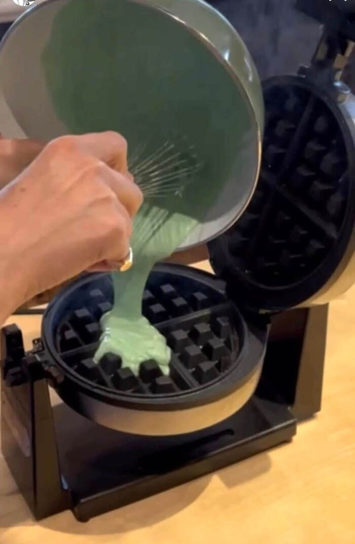 ... etwa gar nicht aus diesem Waffeleisen?