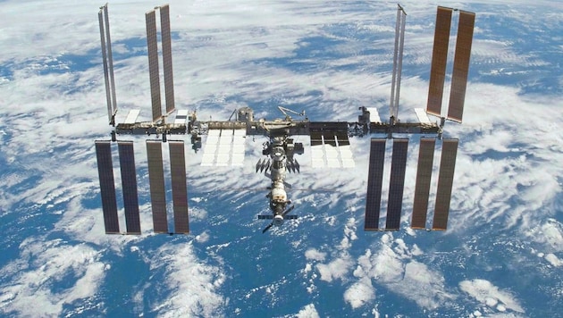 Die Internationale Raumstation ist der Vorposten der Menschheit im Weltall. Sie fliegt in einer ...