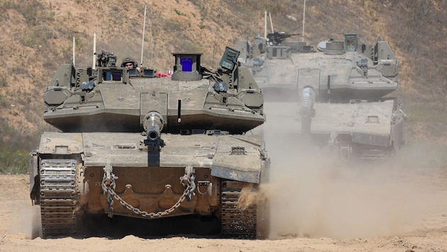 Panzer rollen wieder ins Gebiet: Droht eine neue Eskalation in Gaza? (Bild: AFP/JACK GUEZ)