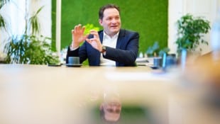 Der neue „Superminister“ gibt sein erstes Antrittsinterview der „Krone“ (Bild: Eva Manhart)