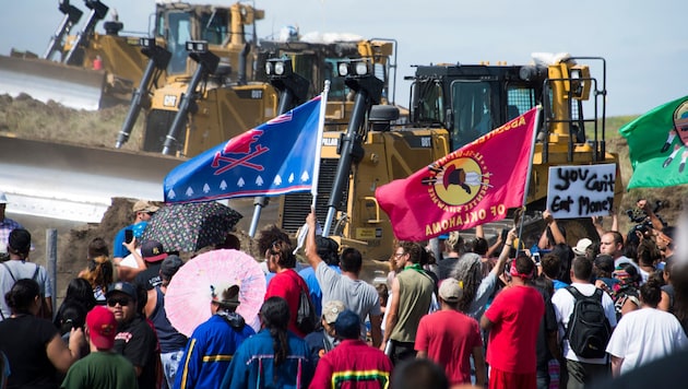 Bei Protesten gegen die Pipeline kam es auch zu Gewalt. (Bild: AFP/ROBYN BECK)