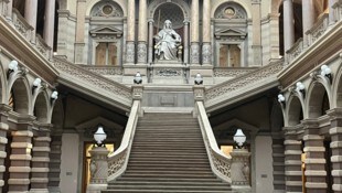 Die OGH-Verhandlung steigt im Wiener Justizpalast. (Bild: Anja Richter)