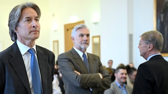 Von links: Ex-Finanzminister Karl-Heinz Grasser, Ex-Politiker Walter Meischberger und der frühere Immofinanz-Chef Karl Petrikovics  (Bild: APA/ROLAND SCHLAGER)
