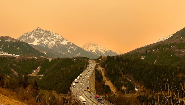 Geradezu mystisch wirkt der Himmel, wenn die Staubkonzentration in der Luft hoch genug ist. Das ...