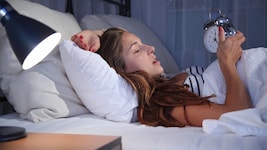 Nachts die Zeiger der Uhr zu beobachten, hilft auch nicht weiter.