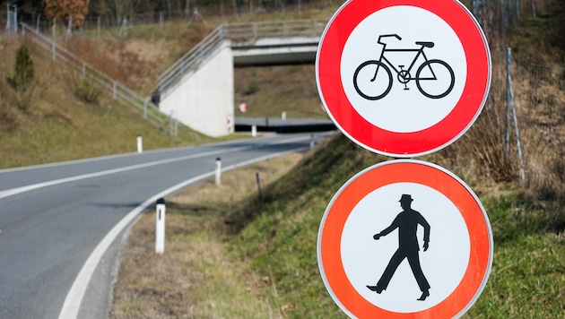 Aus gutem Grund ist die kurvige, enge Strecke mit Tunneln für Fußgänger und Radfahrer gesperrt. (Bild: Horst Einöder/Flashpictures)