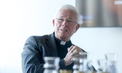 Salzburgs Erzbischof Franz Lackner findet die Internet-Aktion „geschmacklos und falsch“.