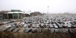 Noch sind die Parkplätze beim größten Shopping-Center Österreichs gratis – ab 14. April muss man ...