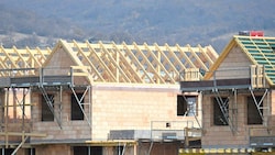 Auf mehreren Baustellen im Land wurden Razzien durchgeführt und in Summe 546 Übertretungen ...