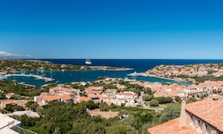 Namensgebend für die Costa Smeralda war die dort auffällig schöne Farbe des Meeres.
