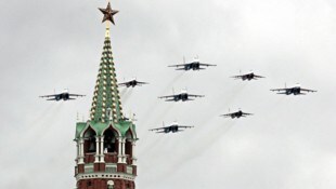 Russland veranstaltet jährlich im Mai mitten in der Hauptstadt eine pompöse Militärparade.