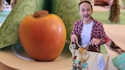 Der Bratapfel der Erlösung! Redakteur Christian ließ es sich schmecken.  (Bild: Christian Krall)