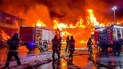 Insgesamt 205 Feuerwehrleute standen beim Großbrand im Einsatz.