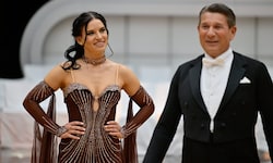 Ausgetanzt, nach der ersten Runde, hatten Conny Kreuter und Fifi Pissecker. Er hatte sich ...