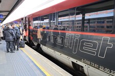 Wegen Sanierungsarbeiten in Deutschland müssen auch Reisende in Österreich mit Umleitungen, ...