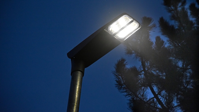 Die Straßenbeleuchtung wird natürlich auch weiterhin während der Nachtstunden eingeschaltet ...