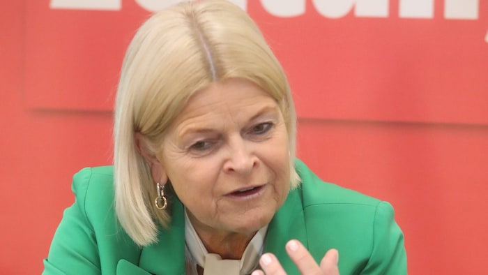 Ministerin Klaudia Tanner fordert mehr Befugnisse für Geheimdienste.